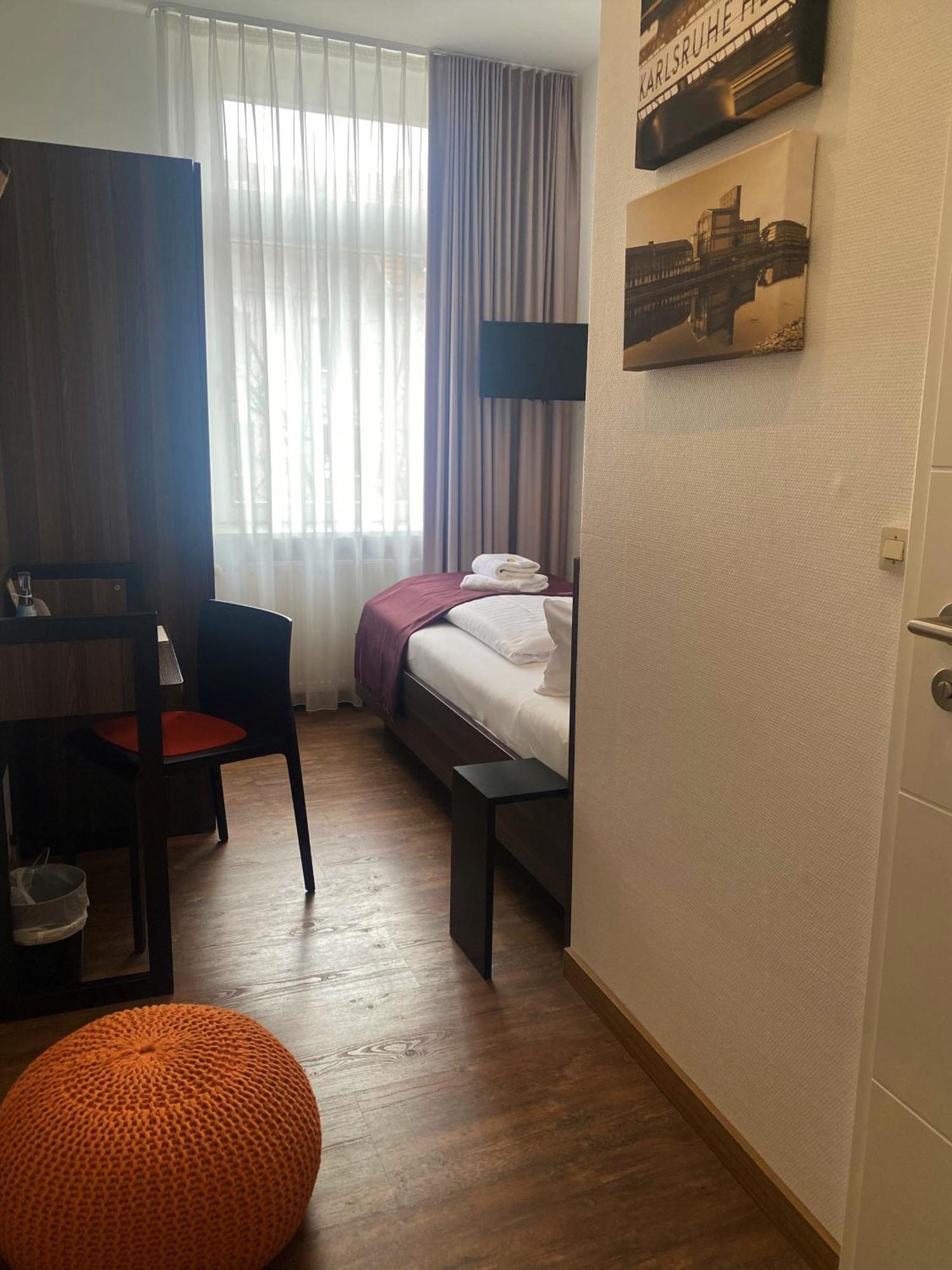 Sevendays Hotel カールスルーエ エクステリア 写真