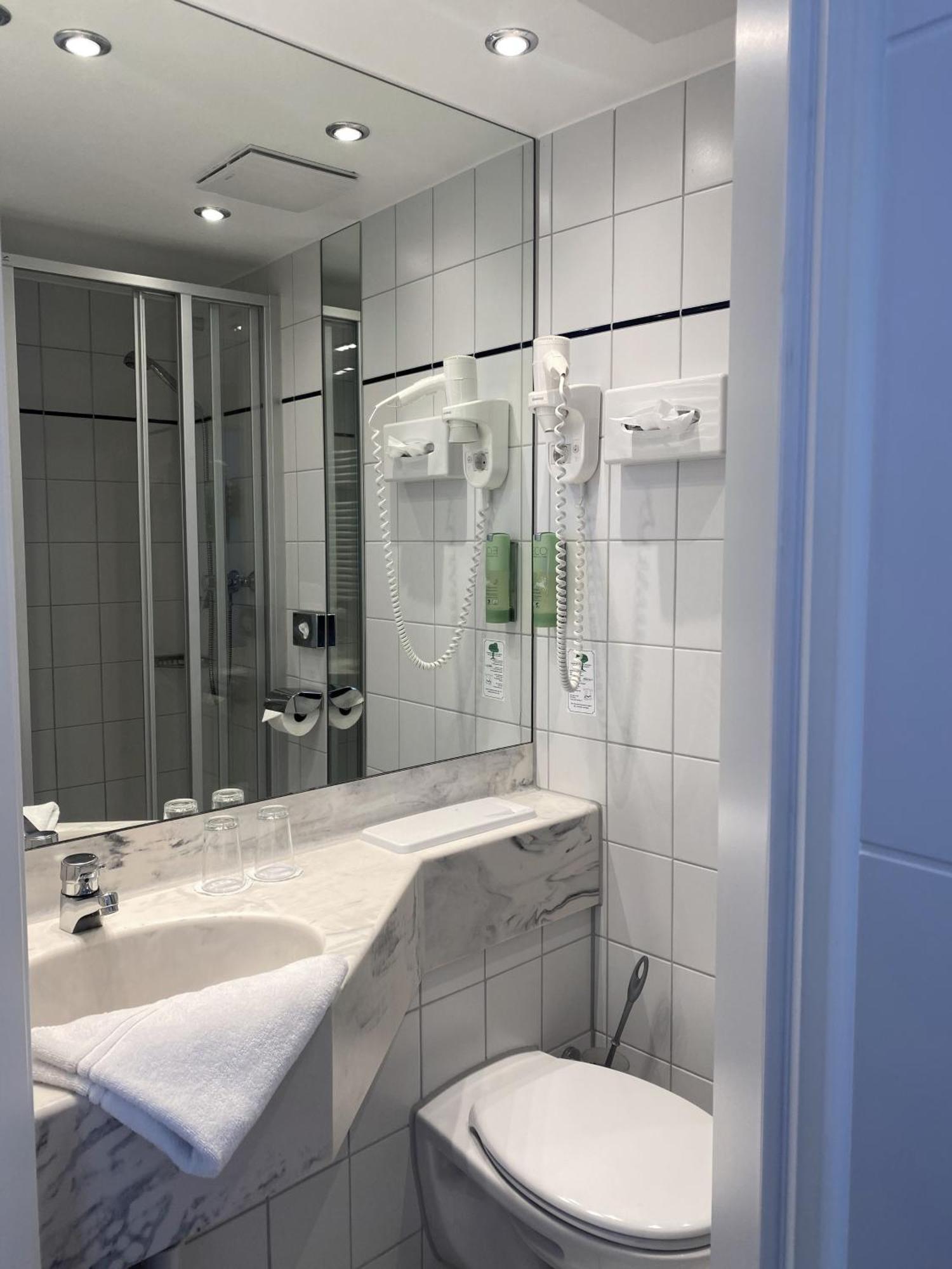 Sevendays Hotel カールスルーエ エクステリア 写真