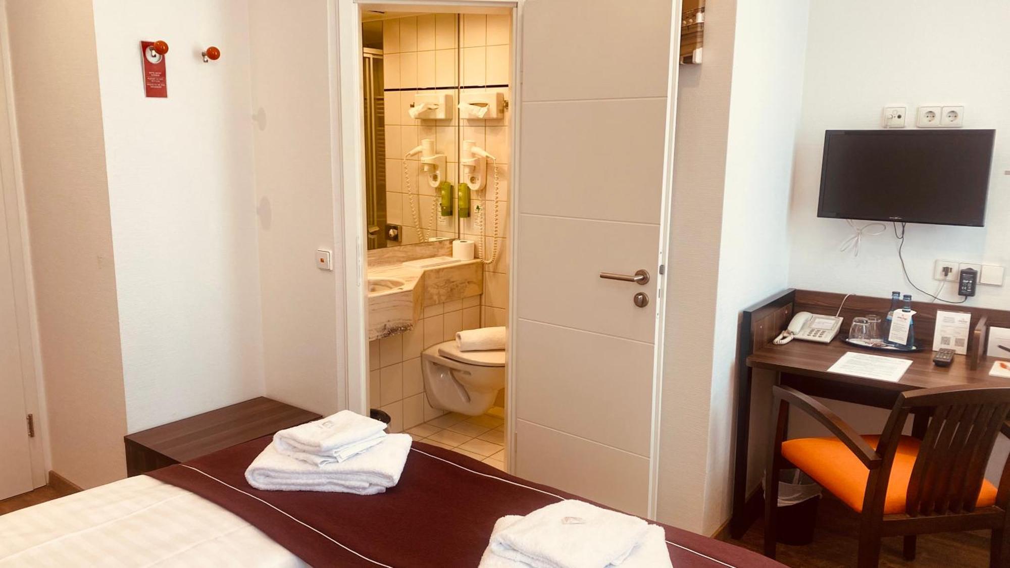 Sevendays Hotel カールスルーエ エクステリア 写真