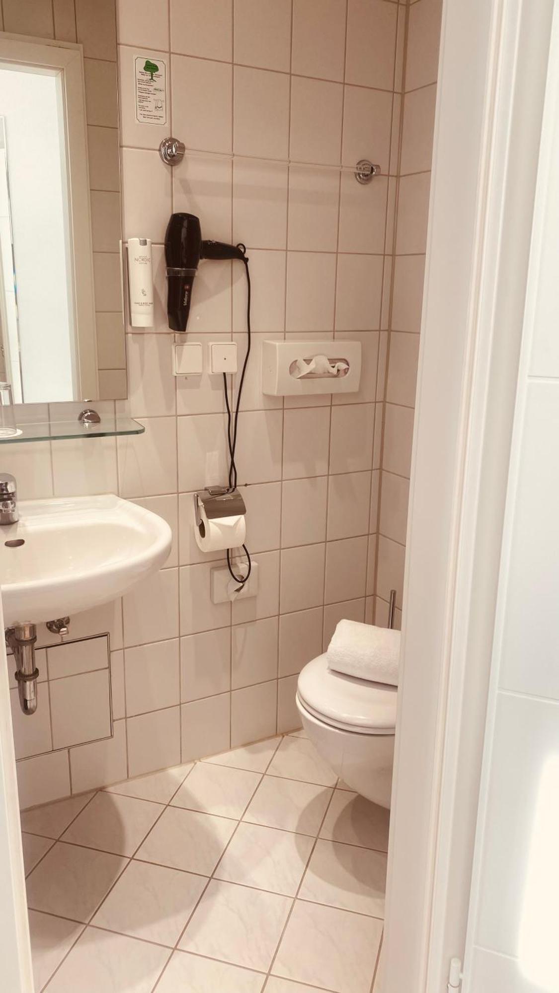 Sevendays Hotel カールスルーエ エクステリア 写真